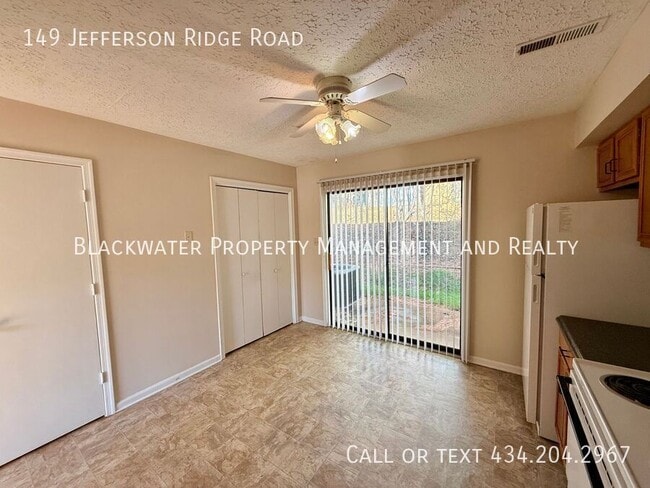 Building Photo - 149 Jefferson Ridge Rd