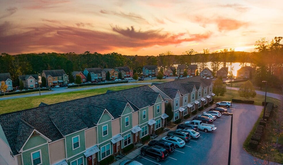 Building Photo - The Pier