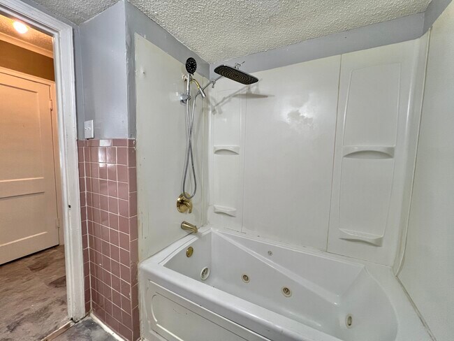 Building Photo - Michael Rd
