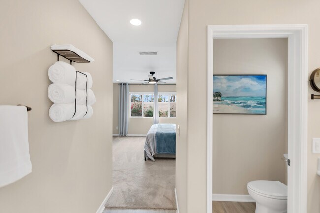 Building Photo - 84131 Azzura Way