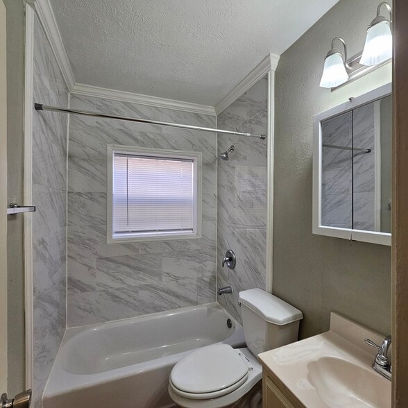 Bathroom - 10128 Kilarney Dr
