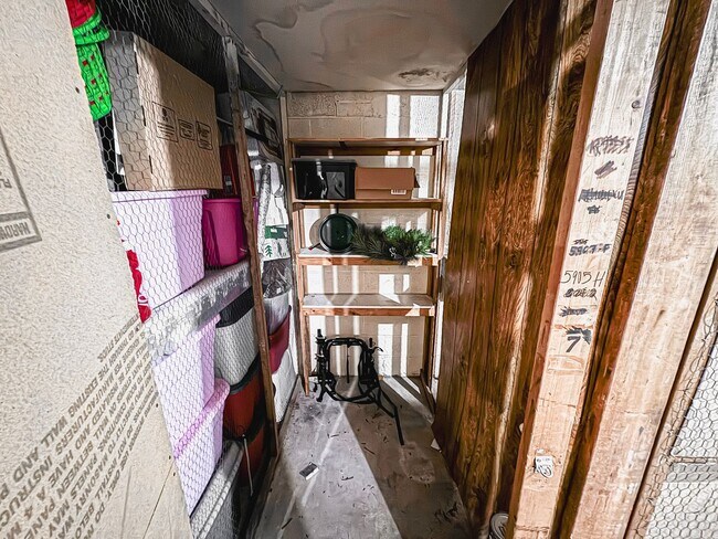 Building Photo - Beautiful Fully Furnished 2 Bed 1 Bath Condo With A Balcony In Desired Cardinal Forest