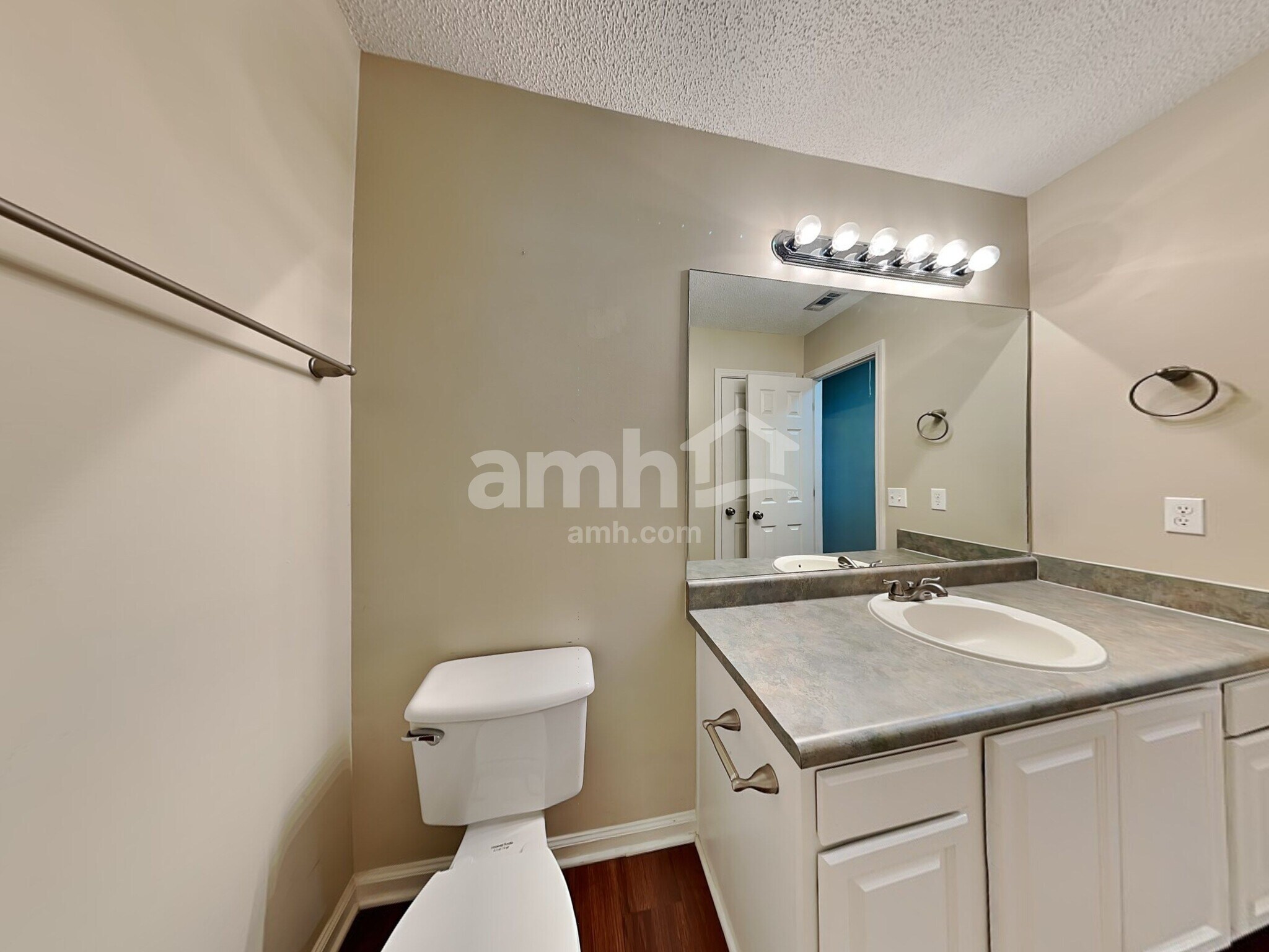 Building Photo - 131 Junco Way