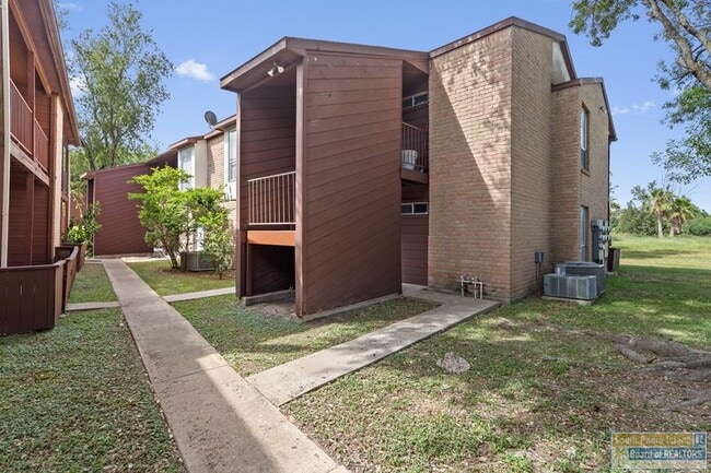 Building Photo - 4601 Carmen Ave