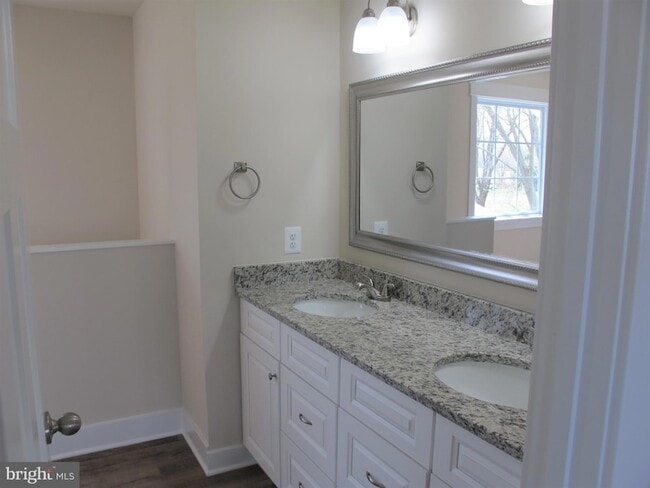 Building Photo - 43 Lee St