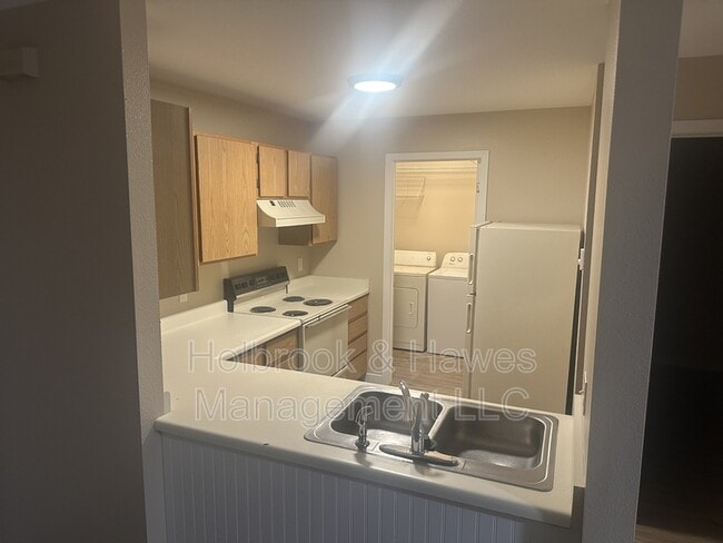 Building Photo - 4531 Boardwalk Dr