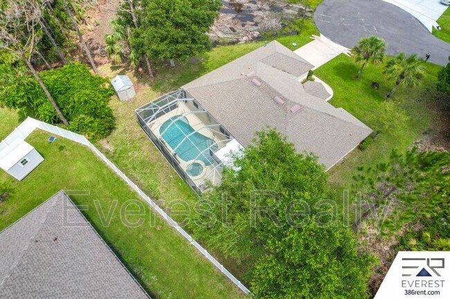 Building Photo - 13 Sleigh Bell Pl