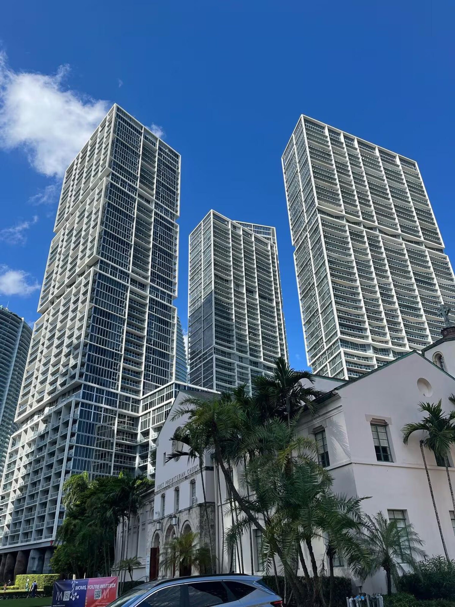 Building Photo - 609 Brickell Ave