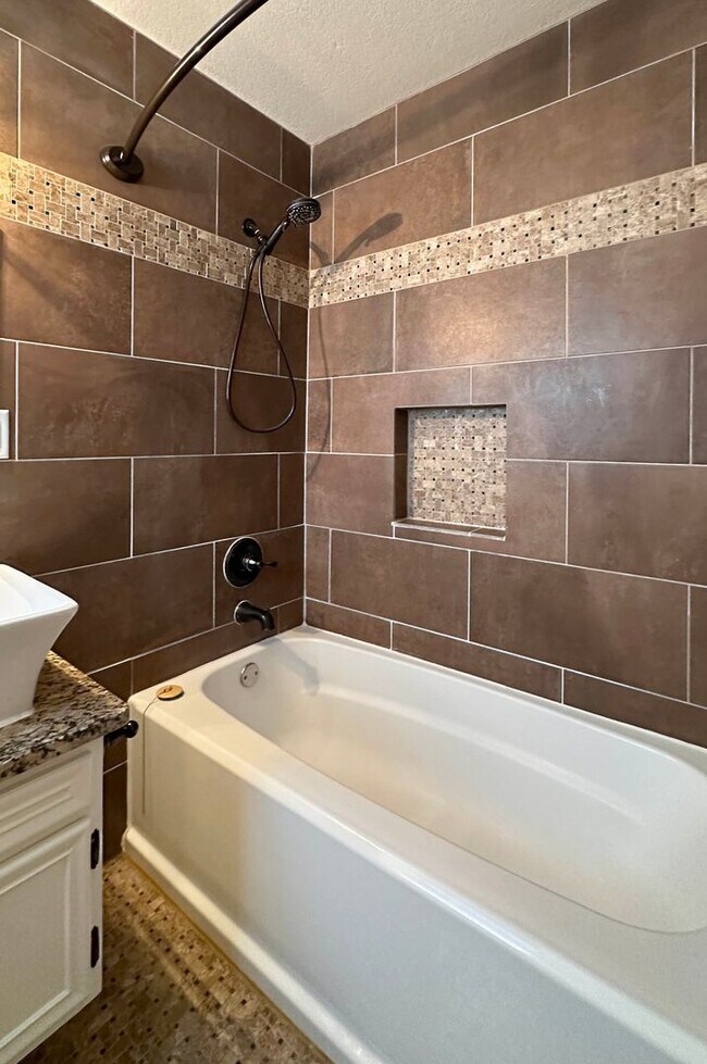 Building Photo - China Grove 4 bedroom, 3 bathroom