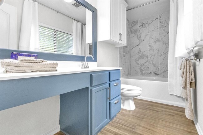 Building Photo - 1413 Baffin Cove