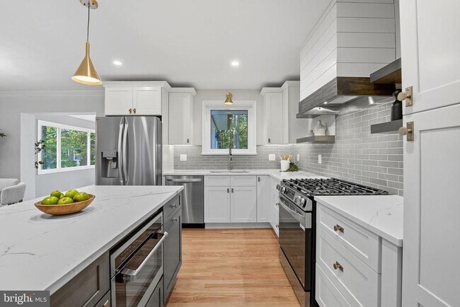 Building Photo - 4512 Sleaford Rd