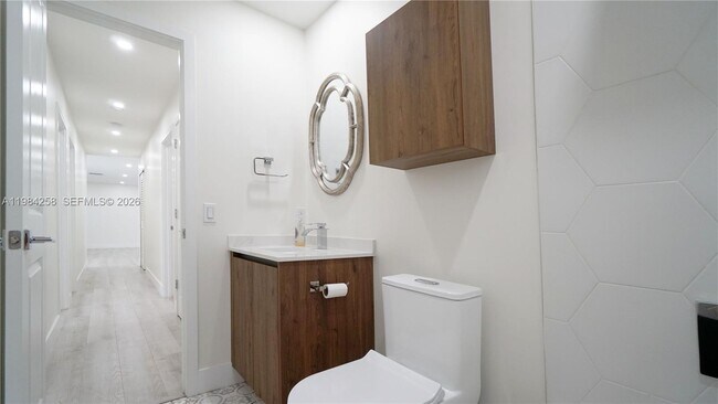 Building Photo - 255 Grant Dr