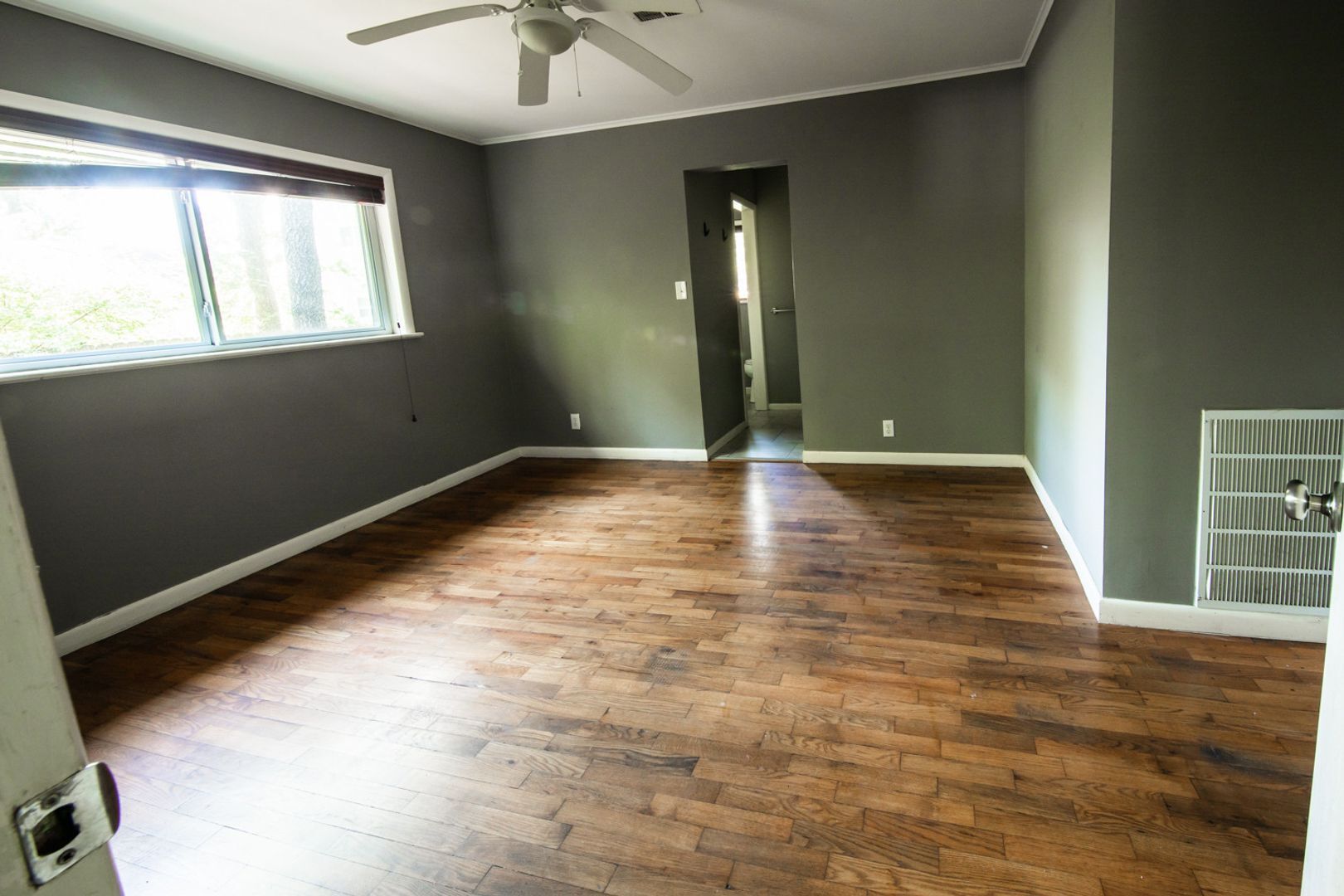 Building Photo - 1627 Oakland Ave