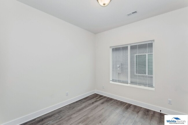 Building Photo - Newer 3 bed, 2 bath Patio Home  **First month rent free at move in**