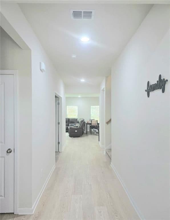 Building Photo - 327 Vly Oak Dr