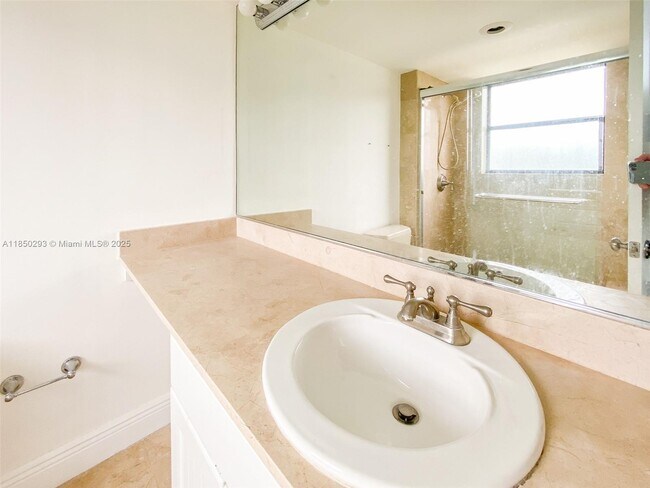 Building Photo - 10000 Bay Harbor Terrace