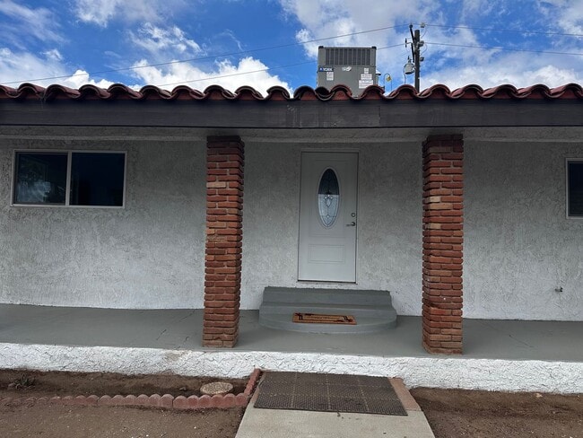 Building Photo - AVB2