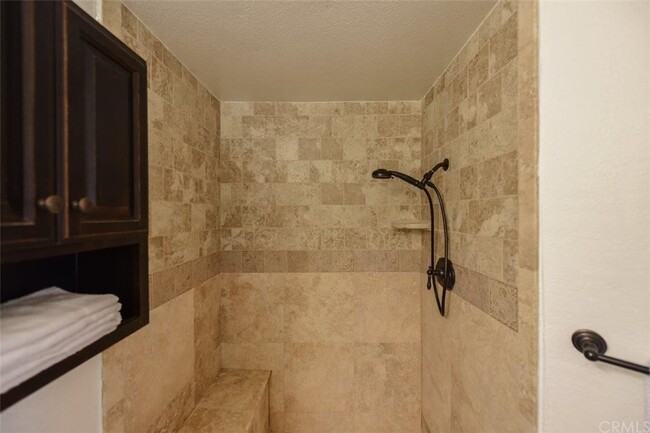 Building Photo - 22757 Lakeway Dr