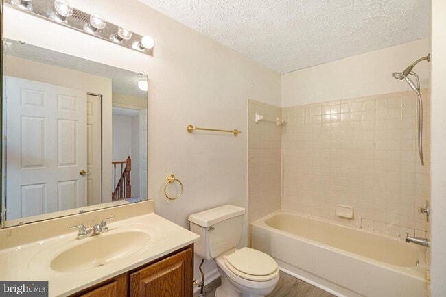Building Photo - 3322 Raccoon Ct