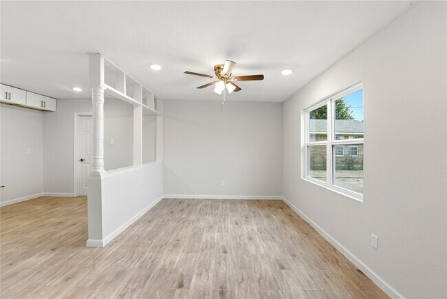 Building Photo - 7010 Brownsville St