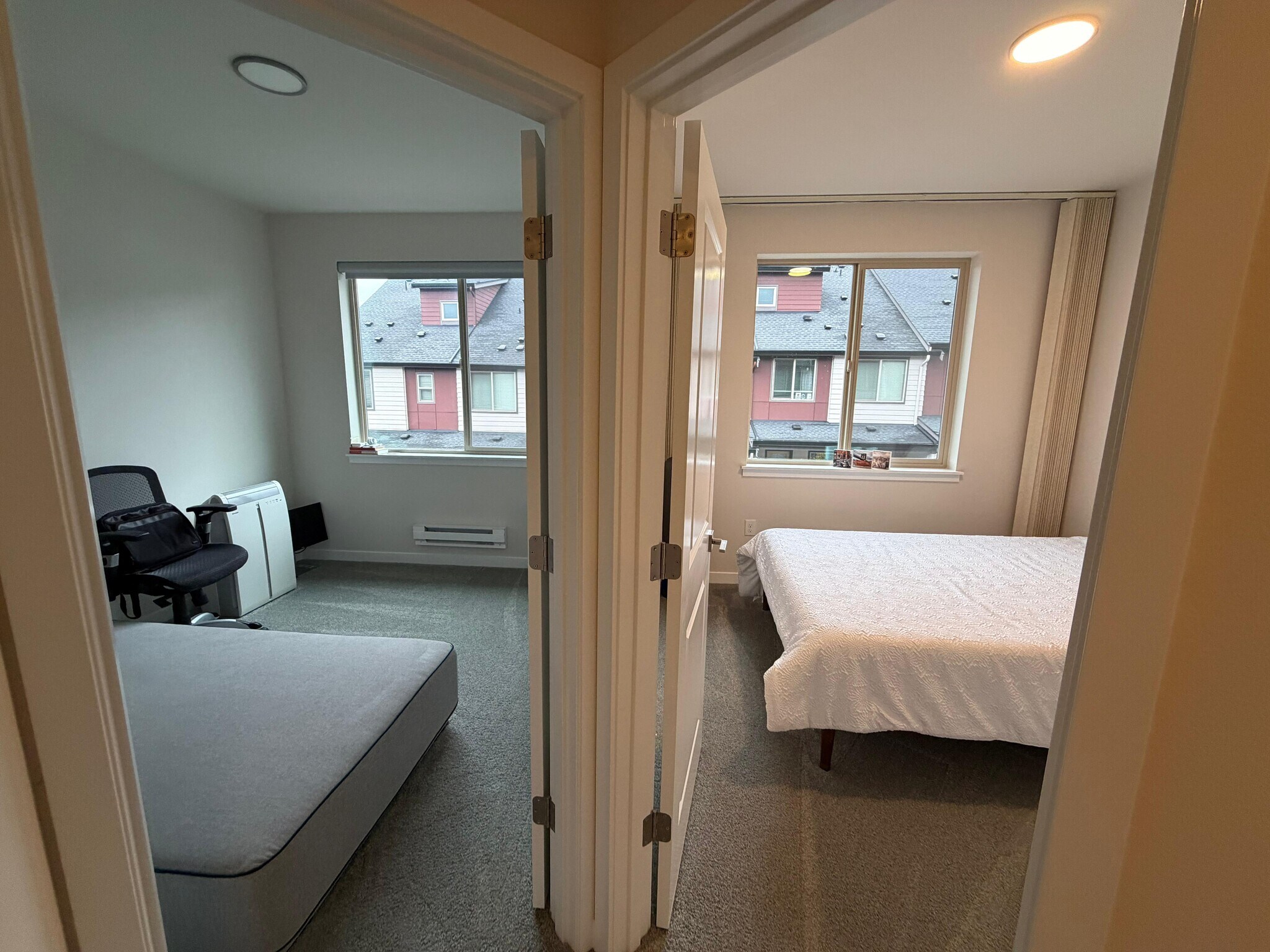 Building Photo - 540 NE Daisy Walk