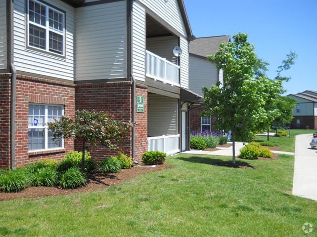 Primary Photo - Gateway Crossing Apartments