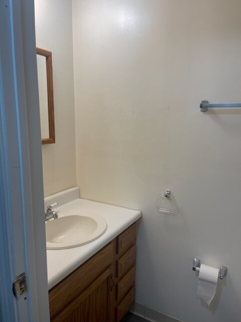 Building Photo - 320 Station St