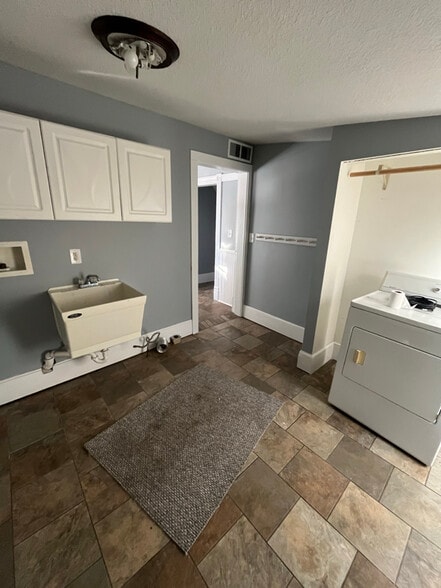 Building Photo - 231 2nd St