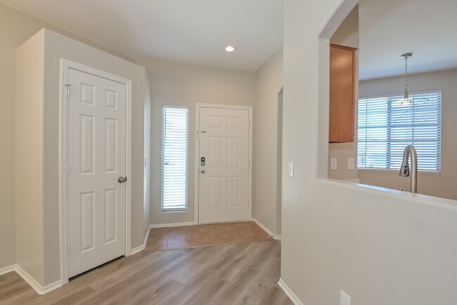 Building Photo - 306 E Calle CERITA