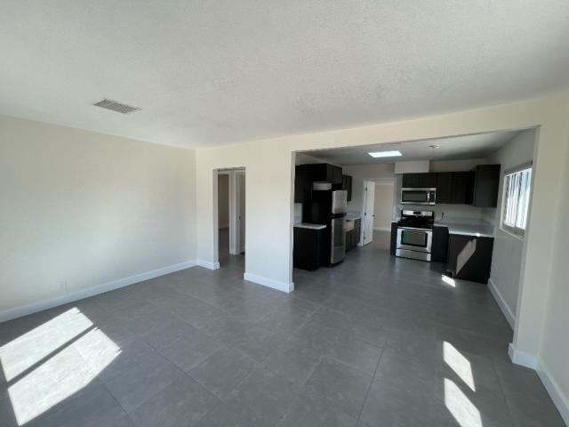 Building Photo - 2 bedroom in PHOENIX AZ 85034
