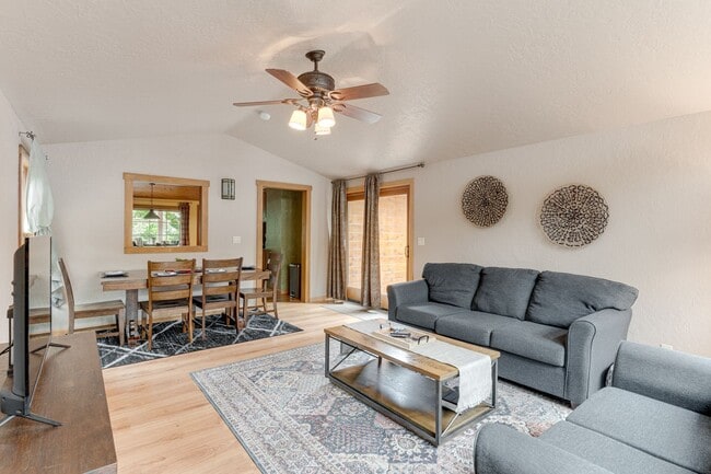 Building Photo - Peaceful Mountain Retreat with Stunning Views in Mount Charleston!