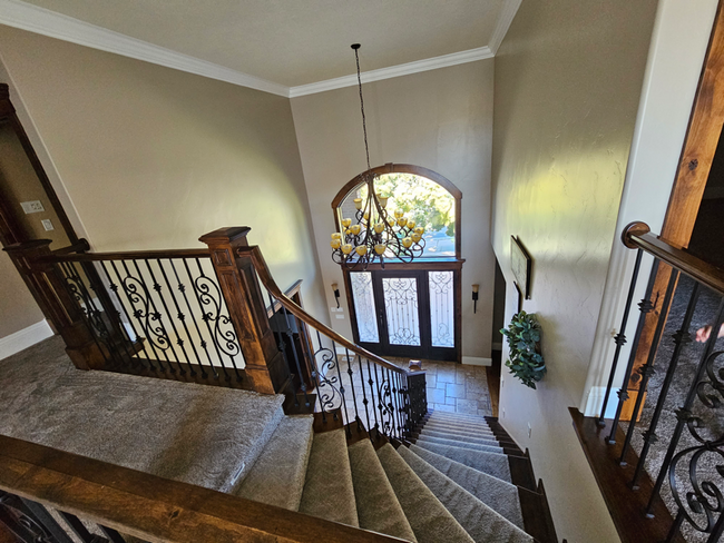 Building Photo - 738 Deer Hollow Rd