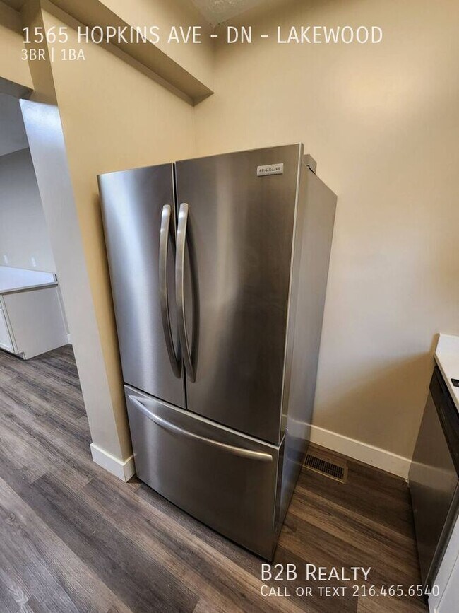 Building Photo - 1565 Hopkins Ave