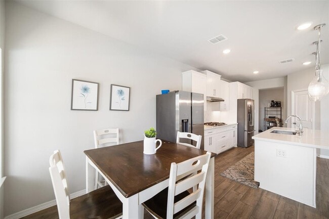 Building Photo - 18214 Sunset Elm Dr
