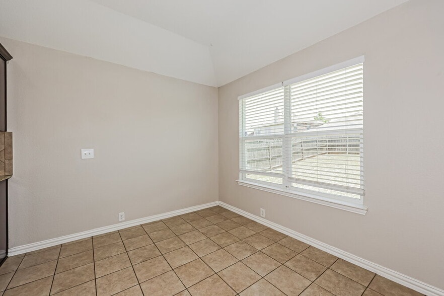 Building Photo - 1813 Sparrow Ln