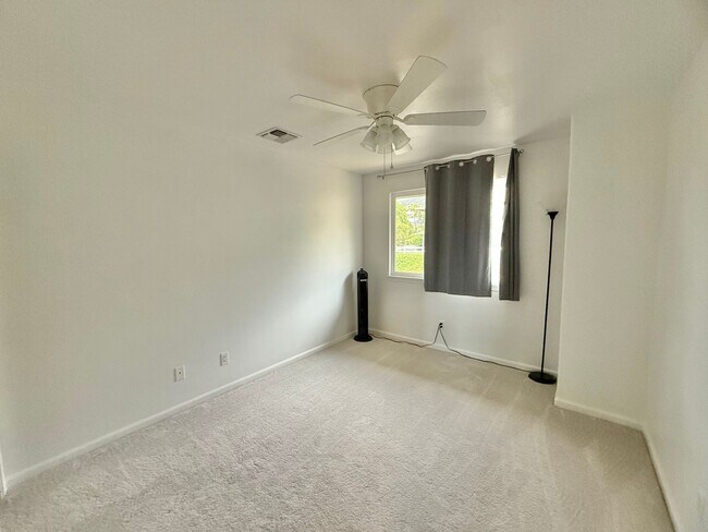Building Photo - 13 Iliau Way