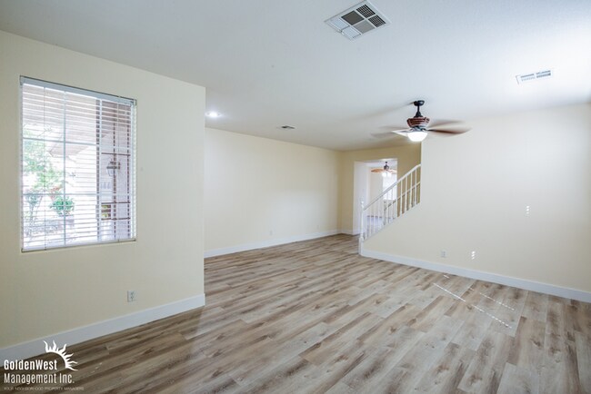 Building Photo - Beautifully Upgraded 5Bdm 3Ba Home Located in the Highly Desirable Summerlin.