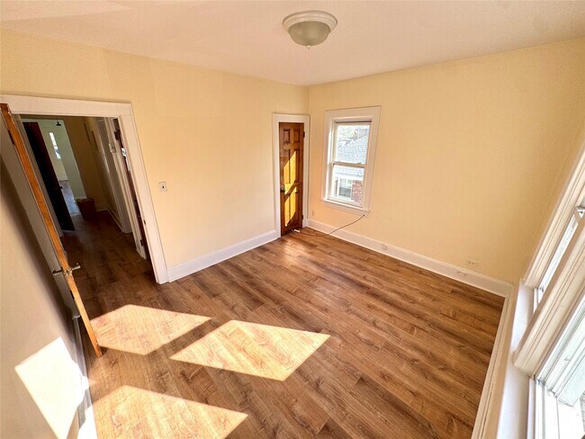 Building Photo - 130 Catskill Ave