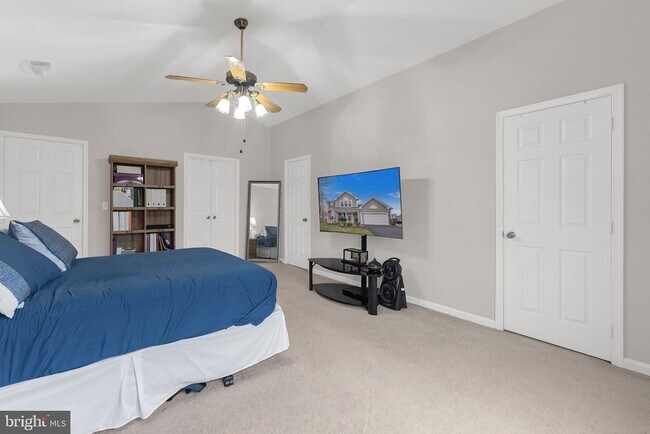 Building Photo - 15728 Beau Ridge Dr