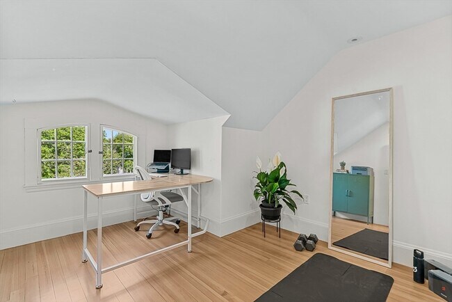 Building Photo - 54 Wedgemere Ave