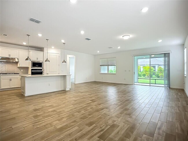 Building Photo - 10005 Patterson Wy