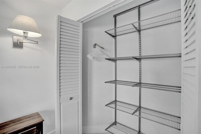 Building Photo - 19601 E Country Club Dr