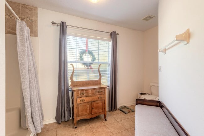 Building Photo - 46 Pickering Dr