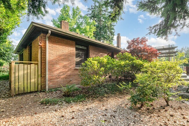 Building Photo - 4Bd/2Ba Seattle House