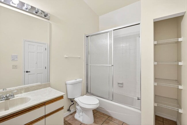 Building Photo - 1,961SF Condo | 3 Bedrooms & 2.5 Bathrooms...