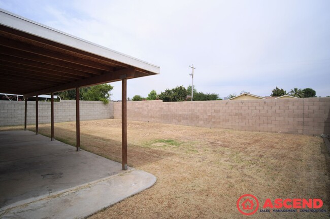 Building Photo - Lovely Home in East Bakersfield!