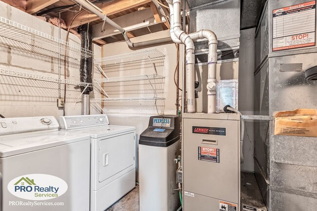 Building Photo - 3 Bedroom Home **50% off December's Rent with a December 2025 Move In**