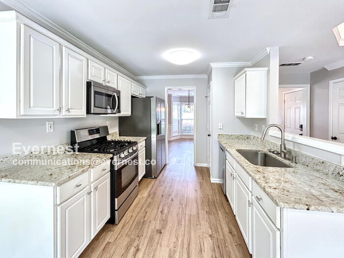 Building Photo - 2576 Alvecot Cir SE