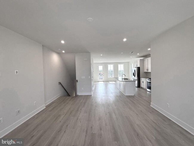 Building Photo - 133 Galaxy Pl