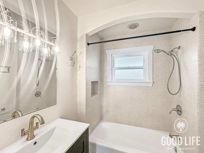 Building Photo - Beautiful 2BD/2BA W/ Detached Garage and A/C in Talmadge!